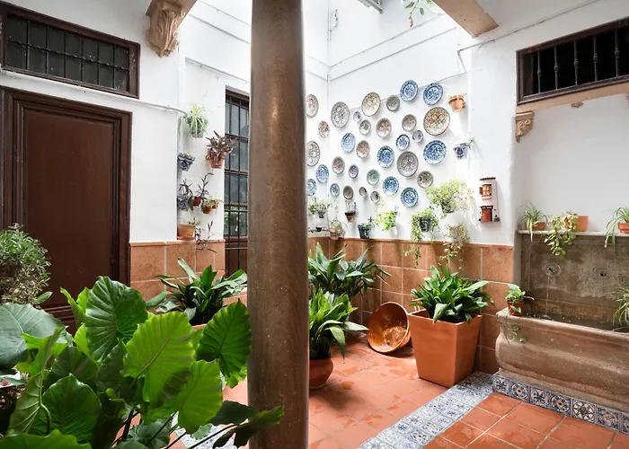 Central Top-Floor Near Cathedral With Private Terrace - 3A